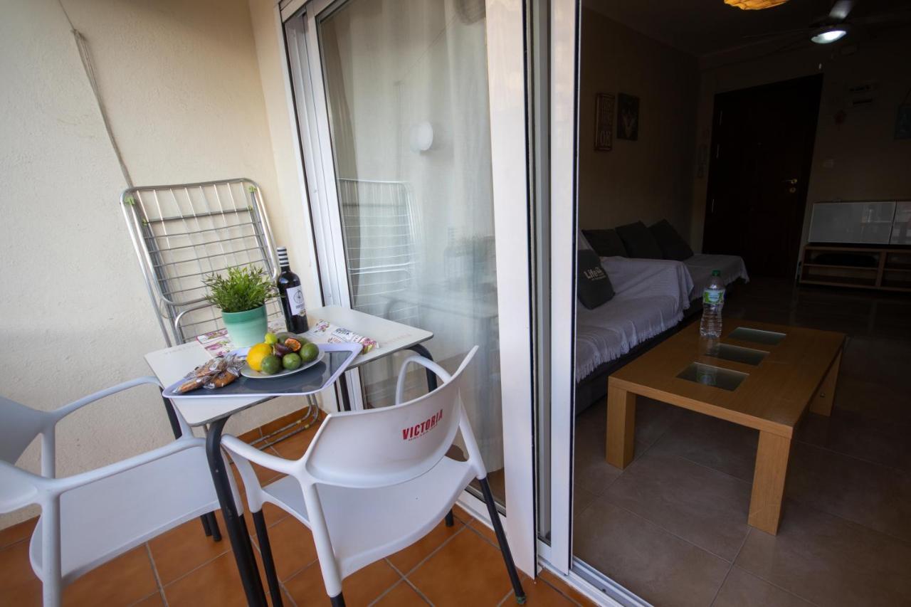 Apartamento La Traina Apartment Torre Del Mar Bagian luar foto